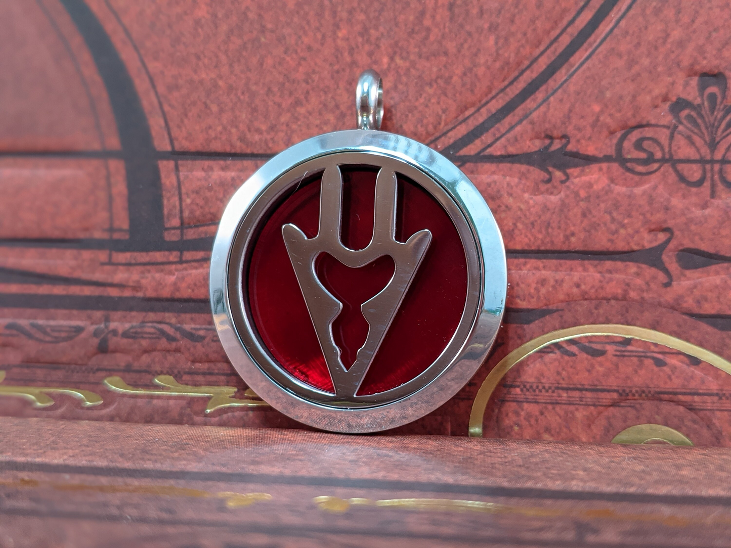 FFXIV Dragoon Locket Necklace - Stainless Steel Magnetic Locket w/ Interchangeable Colors - Great Jewelry Gift for Final Fantasy XIV DRG Fans!