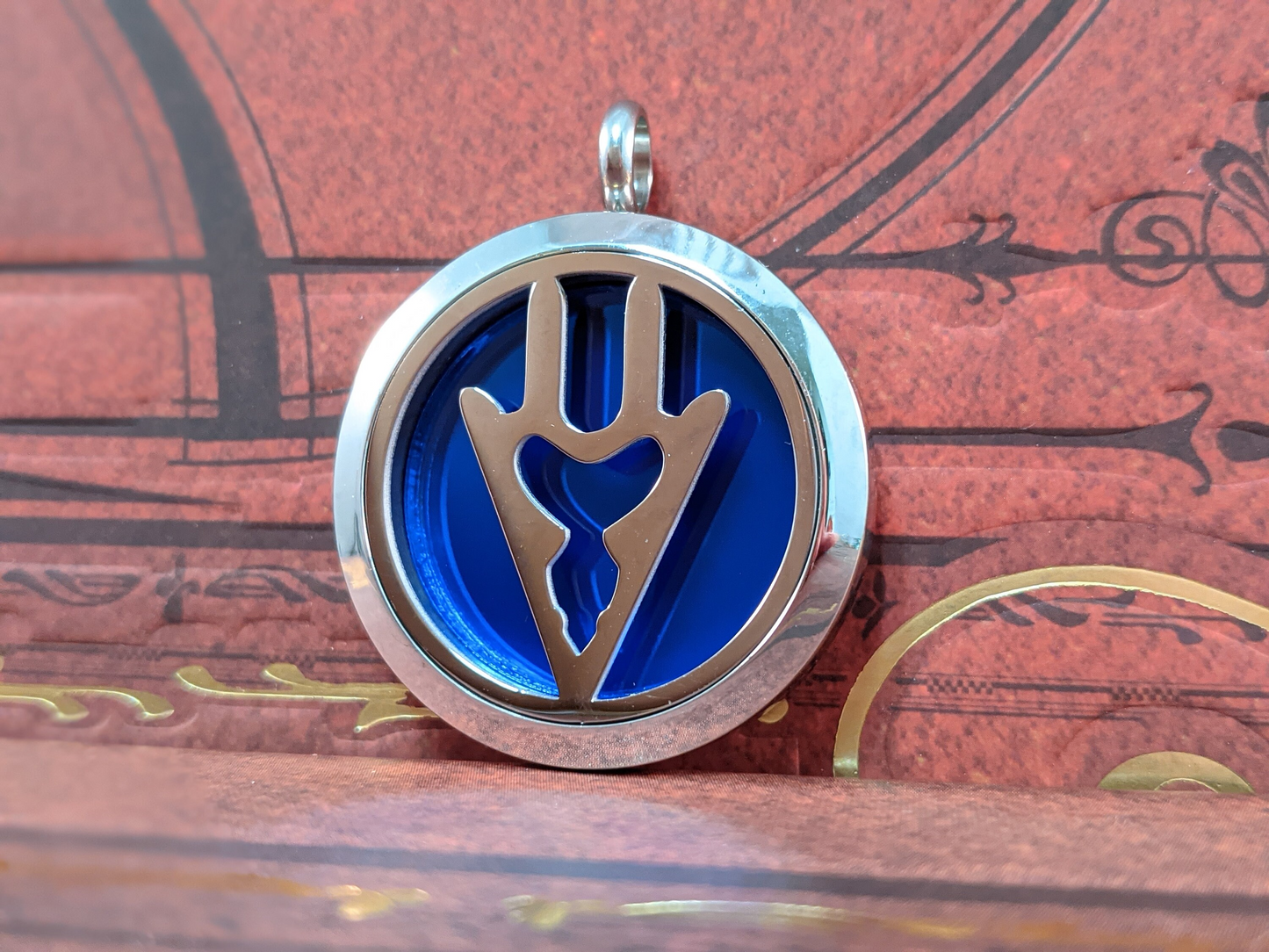 FFXIV Dragoon Locket Necklace - Stainless Steel Magnetic Locket w/ Interchangeable Colors - Great Jewelry Gift for Final Fantasy XIV DRG Fans!