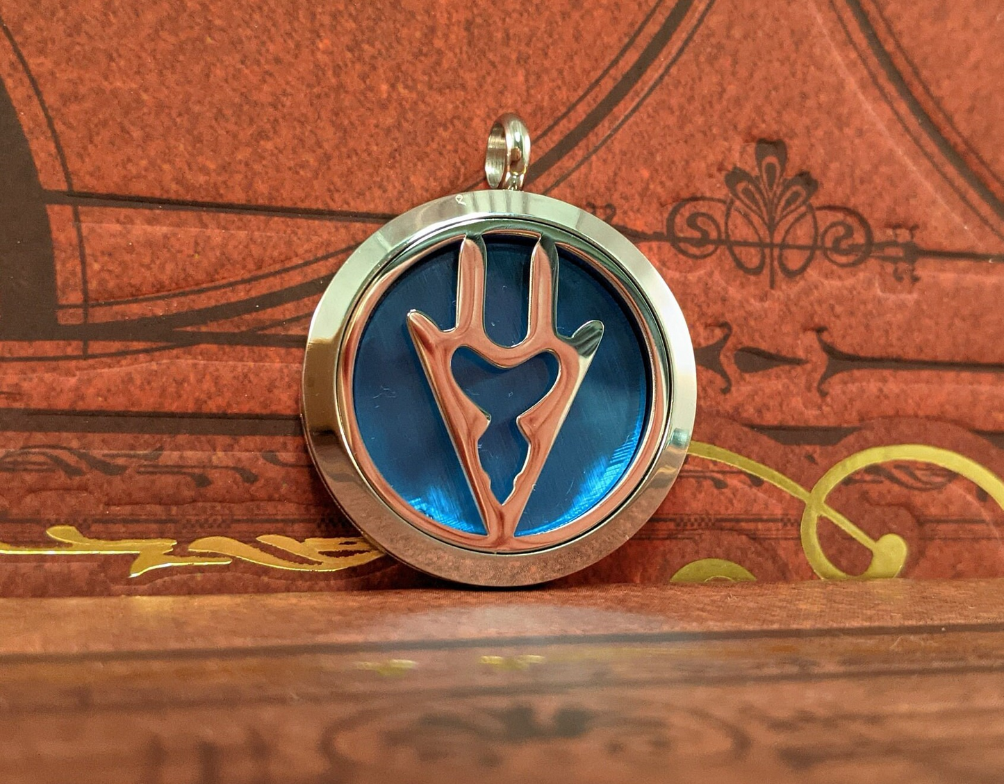 FFXIV Dragoon Locket Necklace - Stainless Steel Magnetic Locket w/ Interchangeable Colors - Great Jewelry Gift for Final Fantasy XIV DRG Fans!