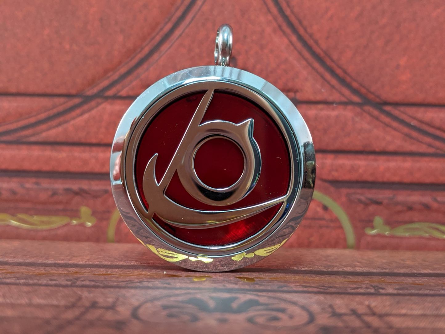 FFXIV Reaper Locket Necklace - Stainless Steel Magnetic Locket w/ Interchangeable Colors - Great Jewelry Gift for Final Fantasy XIV RPR Fans!