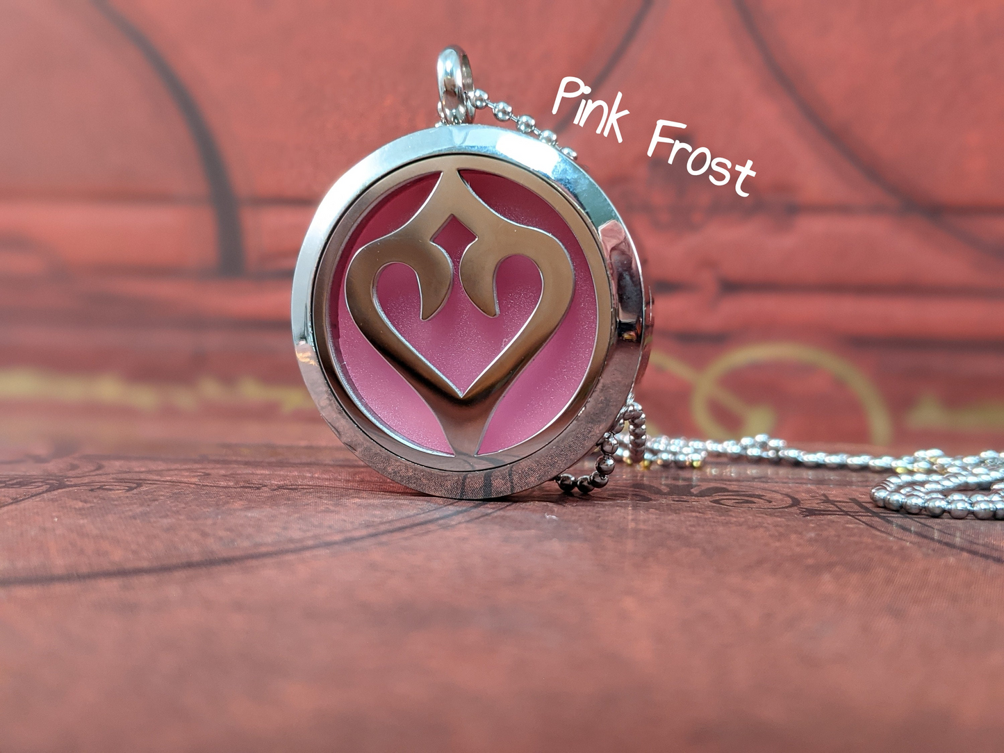 FFXIV Dancer Locket Necklace - Stainless Steel Magnetic Locket w/ Interchangeable Colors - Great Jewelry Gift for Final Fantasy XIV DNC Fans!