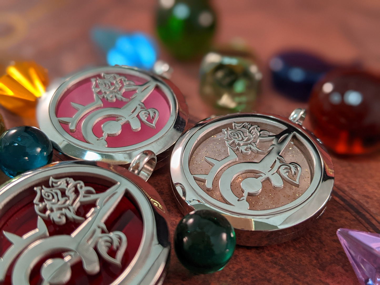 FFXIV Red Mage Locket Necklace - Stainless Steel Magnetic Locket w/ Interchangeable Colors - Great Jewelry Gift for Final Fantasy XIV RDM Fans!