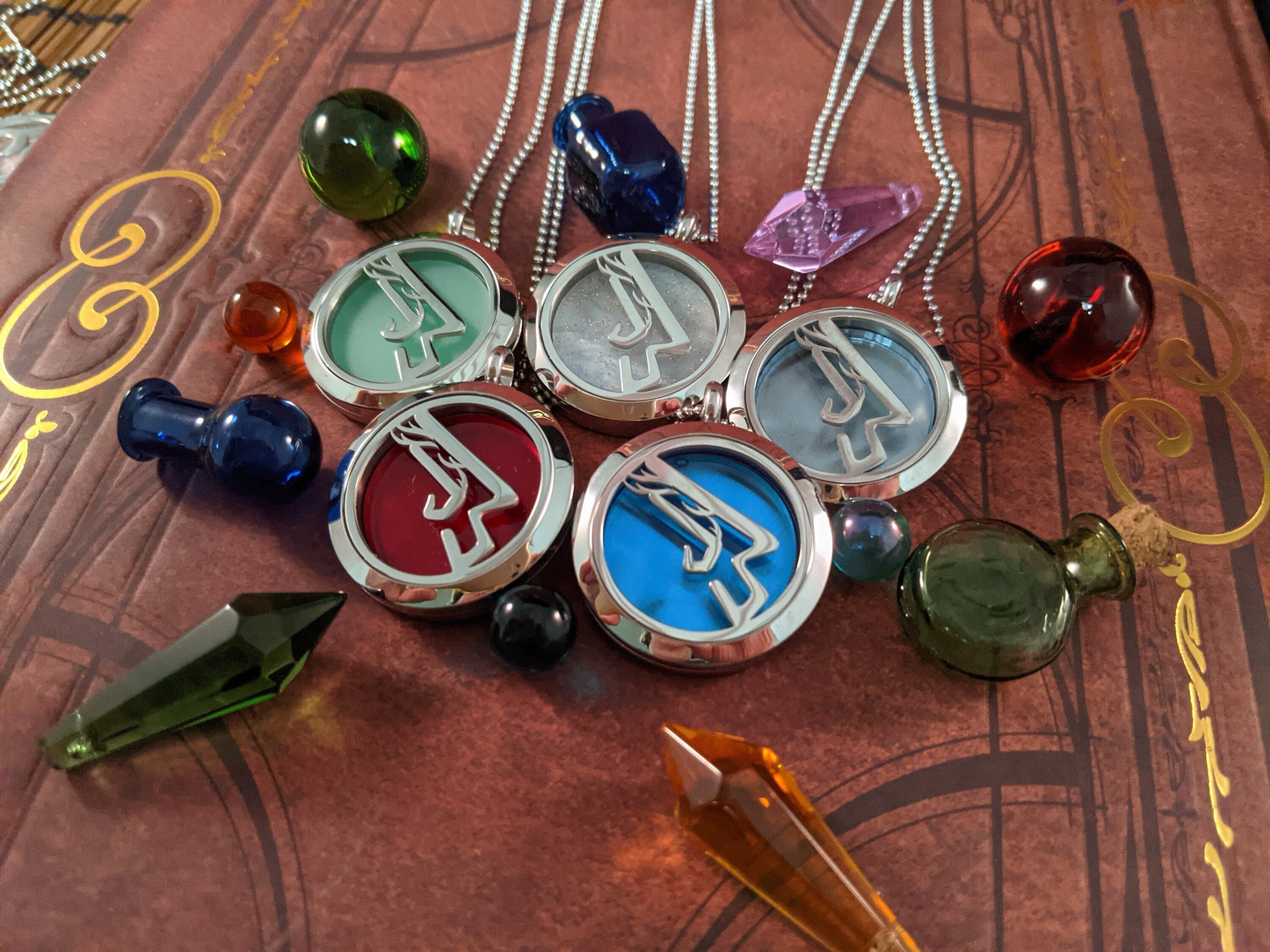 FFXIV Machinist Locket Necklace - Stainless Steel Magnetic Locket w/ Interchangeable Colors - Great Jewelry Gift for Final Fantasy XIV MCH Fans!